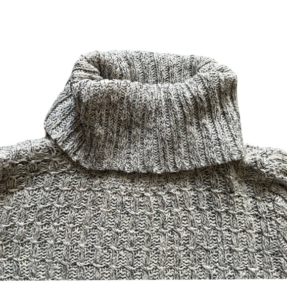 Free People sweater gray and white cotton cropped turtleneck/cowl neck medium - Picture 5 of 6